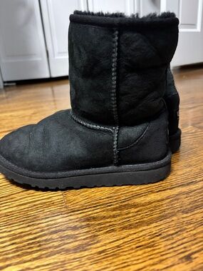 Kids Classic Black Shearling-Lined Short Boot